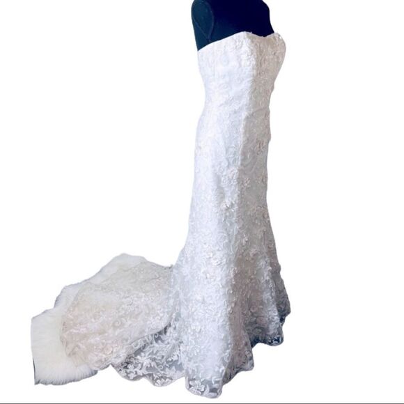 Oleg Cassini Subtle Pink 3D Floral Trumpet Wedding Gown SIZE 2 - Picture 5 of 15